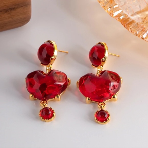 ◾️18k Gold Plated Red Heart Drop Earrings - Picture 3 of 7